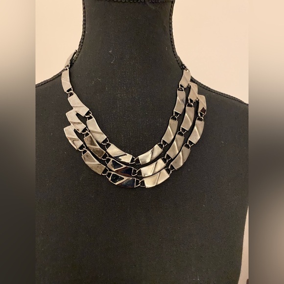 Gunmetal toned 3-tier necklace. - Picture 1 of 4